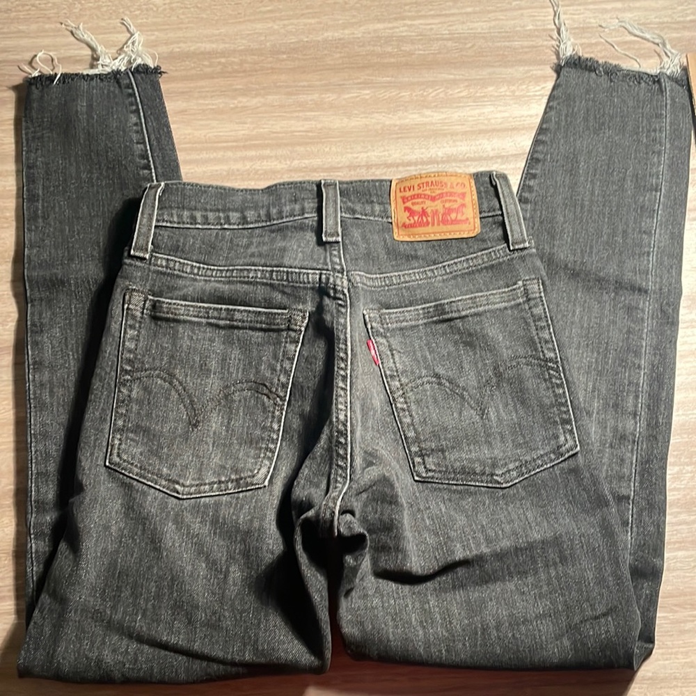 Levi’s Wedgie Skinny women’s jeans size 24 gray/black